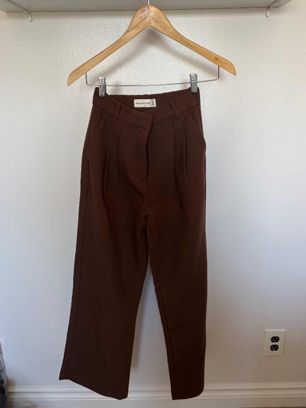 Abercrombie Cropped Dress Pant